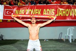 G&ouml;ztepe'de Jahovic taraftarın sevgilisi oldu