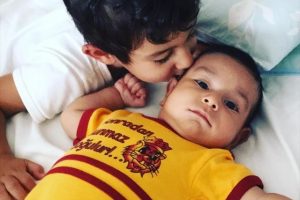 6 aylık bebek uykusunda &ouml;ld&uuml;
