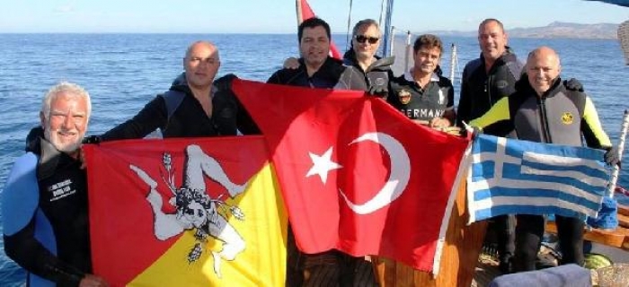 Son s&uuml;ngerciden, deniz m&uuml;zesine s&uuml;nger bağışı