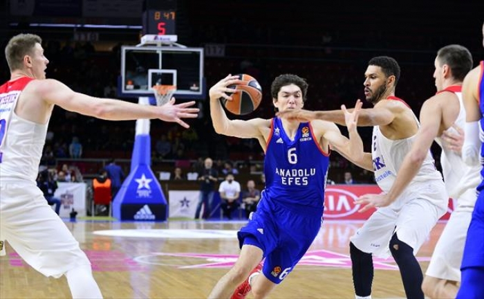 Anadolu Efes, son şampiyona mağlup oldu