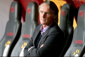 Riekerink'ten Podolski ve Serdar a&ccedil;ıklaması!