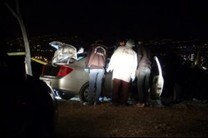 Otomobilde silahla vurulmuş halde bulundu