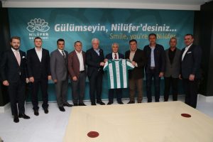 Bozbey'den Yeşil Bursa Spor Kul&uuml;b&uuml;'ne destek