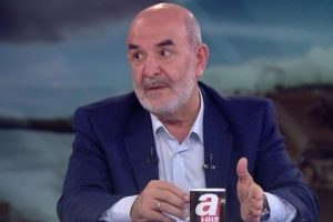 "Koca g&ouml;bekli adam" diyen Fethullah G&uuml;len'e yanıt verdi!