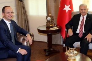 Başbakan Yıldırım Arnavutluk Dışişleri Bakanı Bushati'yi kabul etti