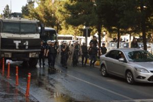 Ayla Akat ve beraberindekiler g&ouml;zaltına alındı