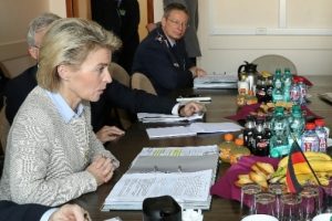 Işık, Alman Savunma Bakanı Leyen ile g&ouml;r&uuml;şt&uuml;