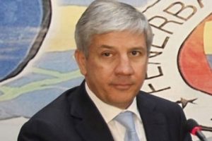 Rasim Ozan K&uuml;tahyalı'ya: Burada taraftarlar var, sana dalarlar