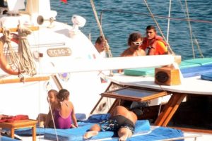 Ka&ccedil;ak g&ouml;&ccedil;men sandılar, turist oldukları anlaşıldı