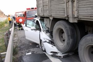 TEM'de feci kaza! Trafik fel&ccedil;...