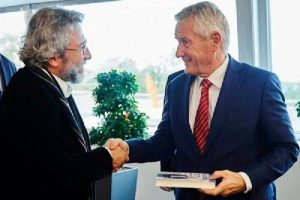 Can D&uuml;ndar: "AB'nin T&uuml;rkiye ile g&ouml;r&uuml;şmeleri durdurmasını istemiyorum"