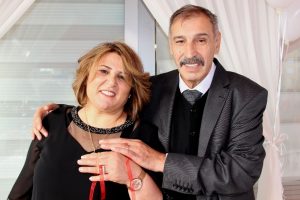 Refakat&ccedil;i oldukları hastanede aşık olup nişanlandılar