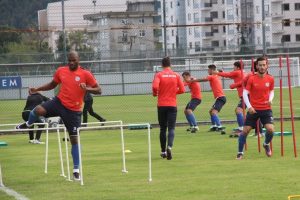 Karadeniz derbisinde Rize'de tek hedef puan almak