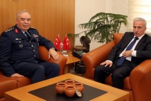 Orgeneral &Uuml;nal: Toprağa g&ouml;m&uuml;l&uuml; u&ccedil;aklar konusu asparagas