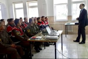 Bursa'da jandarmadan kadına şiddete 'hayır' dedi