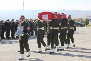 Şehit asker memleketine uğurlandı