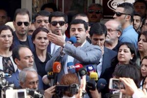Demirtaş'tan g&ouml;zaltı a&ccedil;ıklaması
