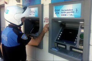 ATM farelerinin oyununu vatandaşlar bozdu
