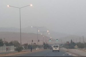 Asit yağmurundan korkulan Mardin'de toz fırtınası