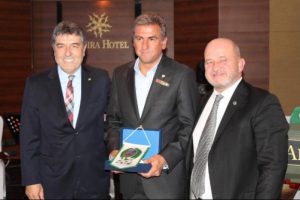 Hamzaoğlu: "Bir şeyler yapmaya &ccedil;alışanlar eleştirilir"