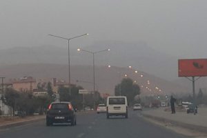Asit yağmurundan korkulan Mardin'de toz fırtınası