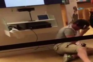Kendisini sanal aleme fazla kaptırınca b&ouml;yle d&uuml;şt&uuml;