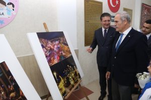 Bursa'da ilkokulda 15 Temmuz sergisi ziyarete a&ccedil;ıldı