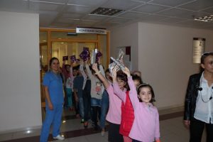 Bursa'da &ouml;ğrencilerden anlamlı ziyaret