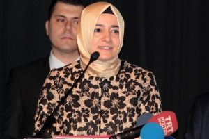 "Daha &ccedil;ok ressam, şair, yazar kadın yetişsin istiyoruz"