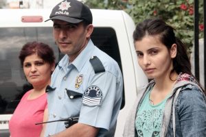Anne ve kızına 24 saat koruma