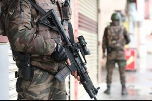 Bitlis'te 2 k&ouml;ydeki sokağa &ccedil;ıkma yasağı kaldırıldı