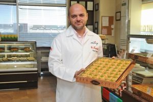 &Uuml;nl&uuml; baklavacı Serdar Seyitoğlu tutuklandı