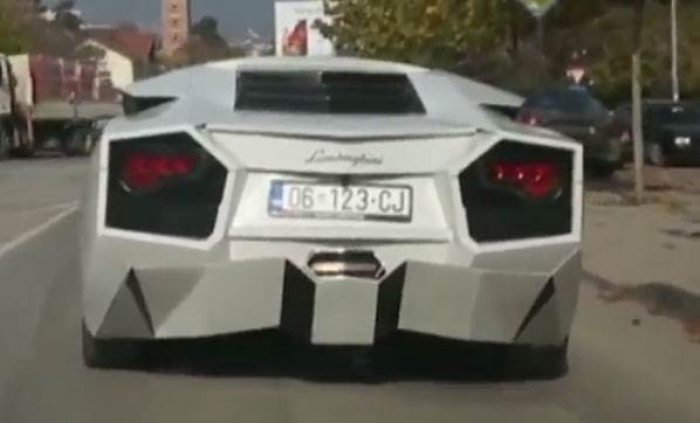 Topladığı par&ccedil;alarla Lamborghini yaptı