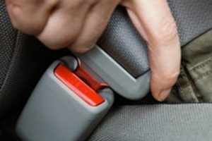 Arka koltukta emniyet kemeri takmayana 92 lira ceza
