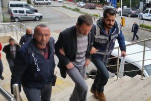 Kavgayı ayırmak isterken kurşunların hedefi oldu