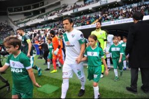 Bursaspor, sahasında Konyaspor'u mağlup etti