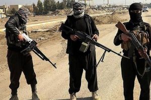 DEAŞ ka&ccedil;mak isteyen aileleri kurşuna dizdi!