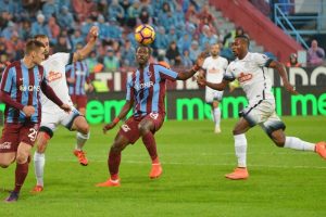 Karadeniz derbisinde gol d&uuml;ellosu