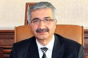 &Ccedil;orum Valisi d&uuml;ş&uuml;p kolunu kırdı