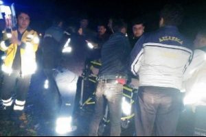 Zonguldak'ta otomobil u&ccedil;uruma yuvarlandı: 3 yaralı