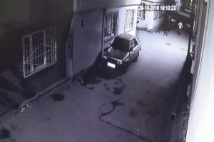 Bursa'da t&uuml;feği insanların &uuml;zerinde denedi, kameralara b&ouml;yle yansıdı!