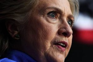 Clinton'a se&ccedil;im &ouml;ncesi iki k&ouml;t&uuml; haber birden