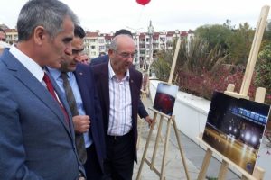 Bursa'da AK gen&ccedil;lerden 'Demokrasi ve Cumhuriyet' sergisi