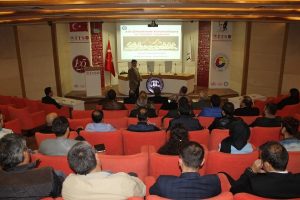 Bursa'da iş adamlarına aile şirketi semineri