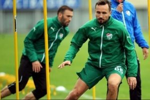 Bursaspor'da Sivok, 2 ile 6 hafta arası sahalardan uzak kalacak