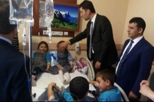110 &ouml;ğrenci, gıda zehirlenmesi ş&uuml;phesiyle hastaneye kaldırıldı