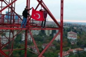 100 metre y&uuml;kseklikte Cumhuriyet Bayramı kutlaması