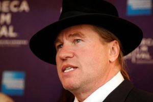 Val Kilmer kansere yakalandı!