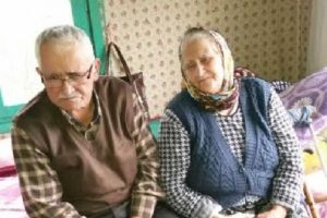Evleri yangında k&uuml;l olan yaşlı &ccedil;ift yardım bekliyor