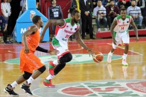 İsrail takımı İzmir'den &ccedil;ıkamadı